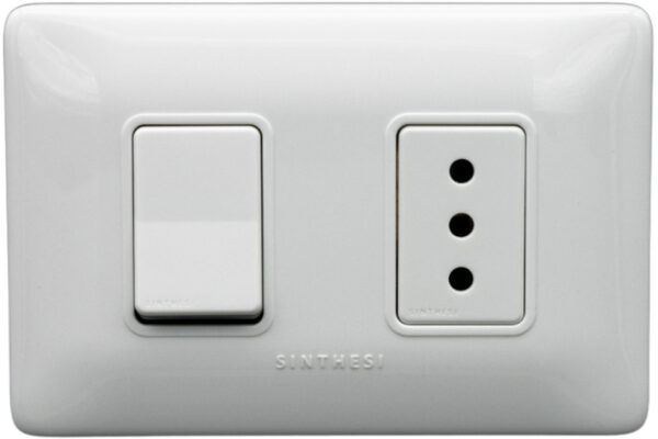 Placa interruptor 9/12 1M + tomacorriente 10A armado